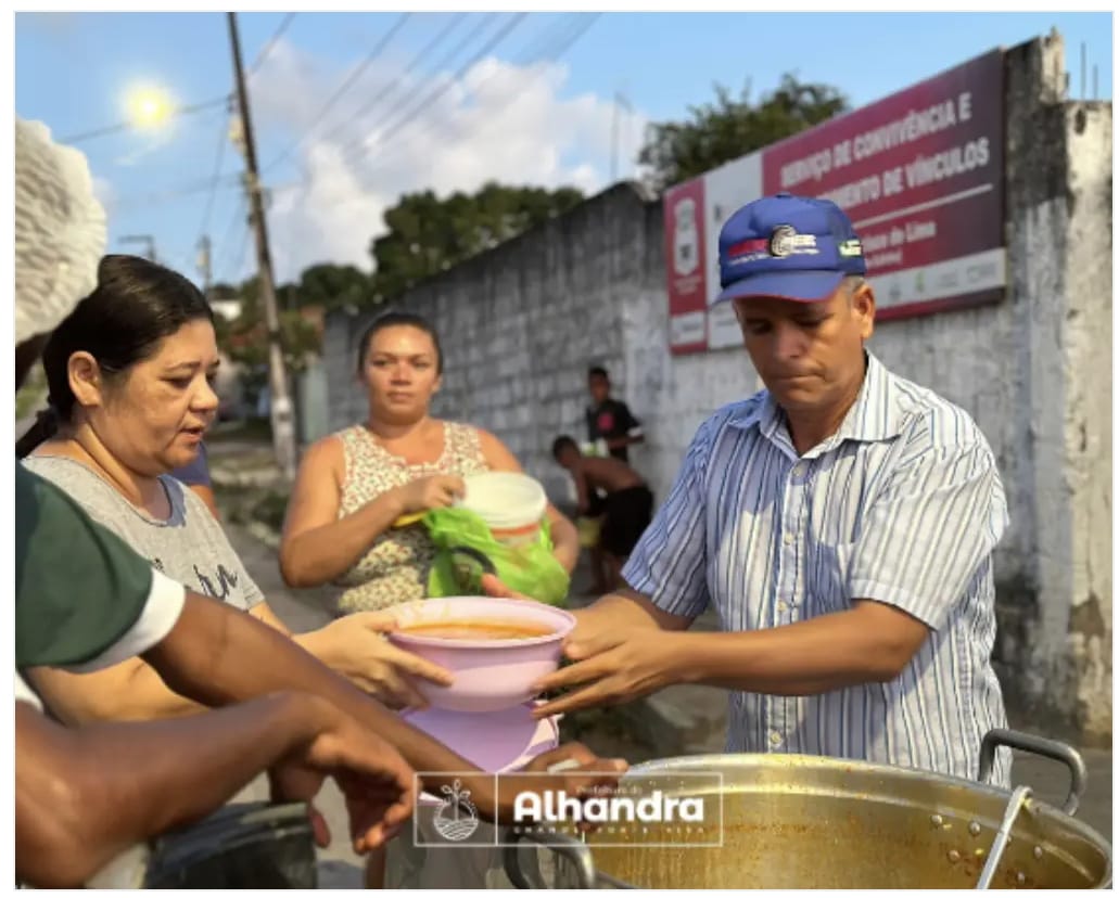 Prefeito de Alhandra comemora resultados do Programa Cozinha Comunitária que distribuiu mais de 130 mil refeições